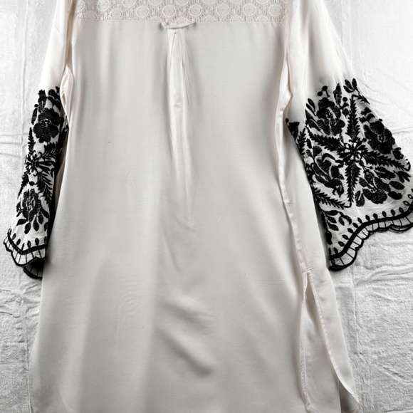 Black and white embroidered sleeves Tunic Blouse - Picture 4 of 11